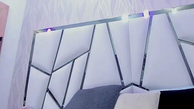 Snapshot of _aurora18_ chatting on February 2025 02:47:02 AM aurora18 online show from February 2025 02:47:02 AM