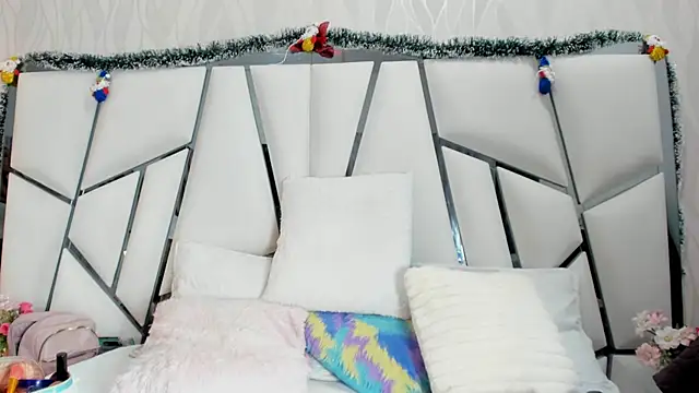 Snapshot of _aurora18_ chatting on November 2025 03:06:01 AM aurora18 online show from November 2025 03:06:01 AM