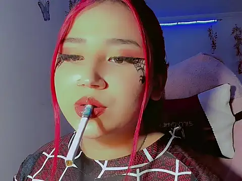 Snapshot of madisonx17 chatting on October 2025 10:55:01 PM madisonx17 online show from October 2025 10:55:01 PM