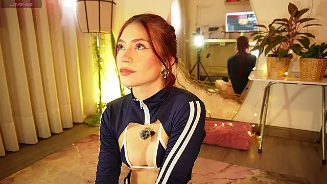 chloebritto online show from April 2026 01:56:02 PM