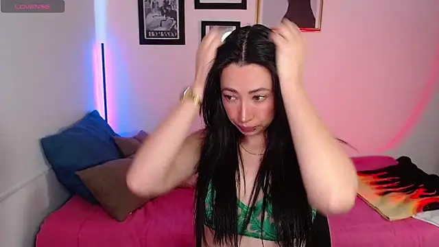 Snapshot of lilyy_evanss chatting on January 2025 11:02:02 PM lilyy evanss online show from January 2025 11:02:02 PM