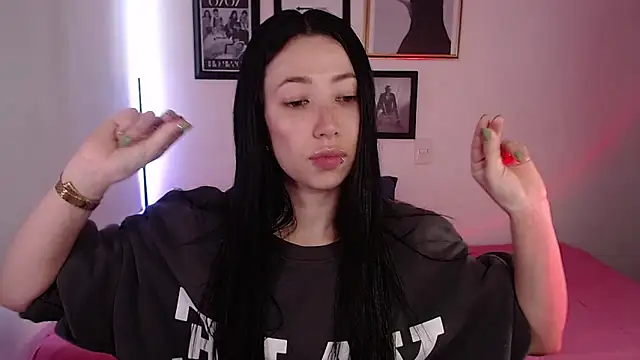 Snapshot of lilyy_evanss chatting on January 2025 08:47:01 PM lilyy evanss online show from January 2025 08:47:01 PM