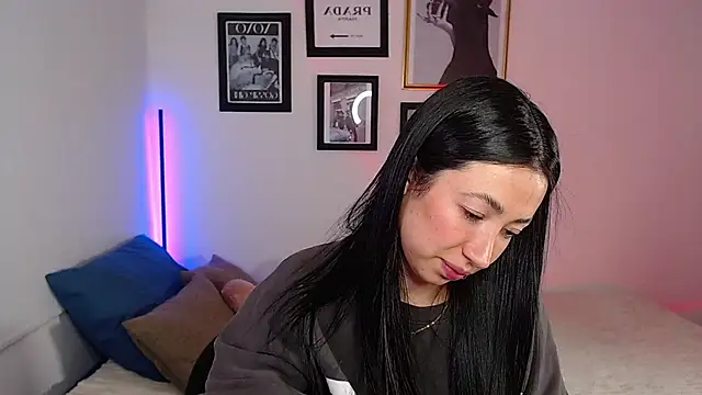 Snapshot of lilyy_evanss chatting on January 2025 02:15:01 AM lilyy evanss online show from January 2025 02:15:01 AM