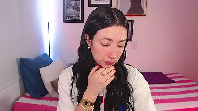 Snapshot of lilyy_evanss chatting on February 2025 08:03:01 PM lilyy evanss online show from February 2025 08:03:01 PM