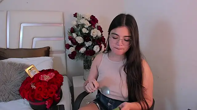 CamilaSofiia online show from February 2025 06:12:01 PM