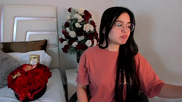 CamilaSofiia online show from February 2025 07:41:01 PM