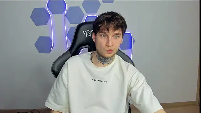 Chris Tyson online show from December 2024 03:29:02 AM