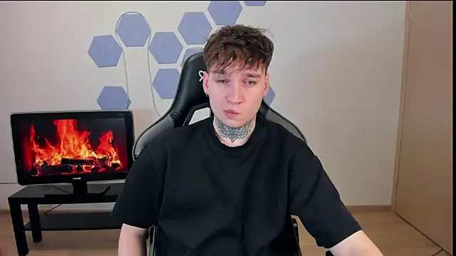 Chris Tyson online show from January 2025 04:14:02 AM