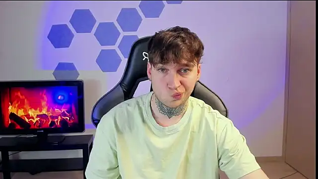 Chris Tyson online show from February 2025 01:02:01 AM