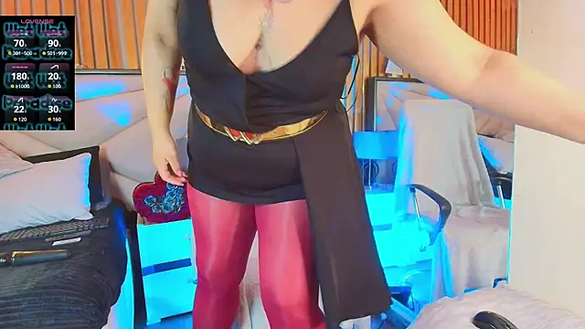 Snapshot of LilyyBigAss chatting on November 2025 11:32:01 AM LilyyBigAss online show from November 2025 11:32:01 AM