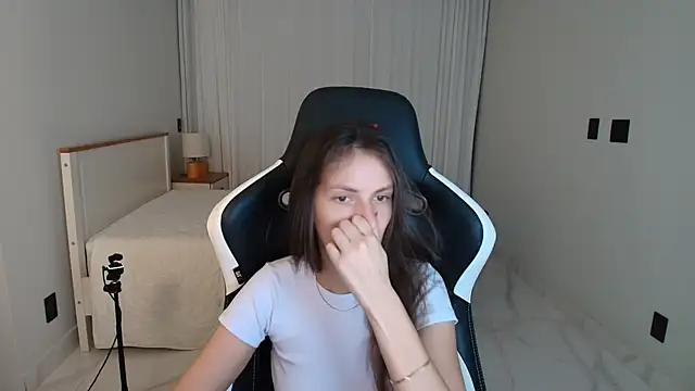 upssnowy online show from July 2026 11:22:01 PM