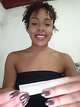 Snapshot of Julia_Pretinha chatting on May 2026 01:00:01 AM Julia Pretinha online show from May 2026 01:00:01 AM