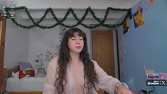 Snapshot of leslyyu chatting on December 2025 08:29:01 PM leslyyu online show from December 2025 08:29:01 PM