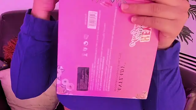 Snapshot of Miia_Thompsonn chatting on January 2025 03:12:02 AM Miia Thompsonn online show from January 2025 03:12:02 AM