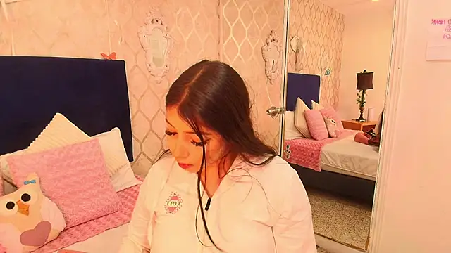 Snapshot of Miia_Thompsonn chatting on January 2025 09:05:01 PM Miia Thompsonn online show from January 2025 09:05:01 PM