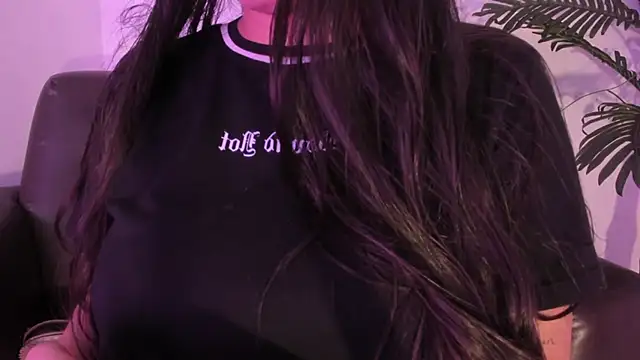 Snapshot of Miia_Thompsonn chatting on February 2025 03:12:01 AM Miia Thompsonn online show from February 2025 03:12:01 AM