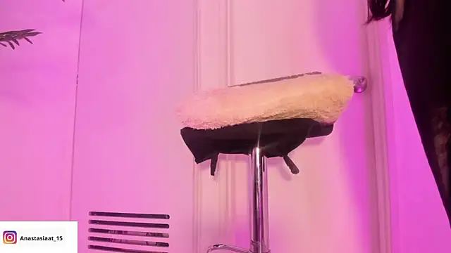 Snapshot of Miia_Thompsonn chatting on February 2025 06:07:01 AM Miia Thompsonn online show from February 2025 06:07:01 AM