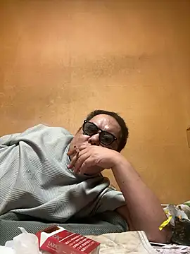 punk0805 online show from September 2025 10:52:01 AM