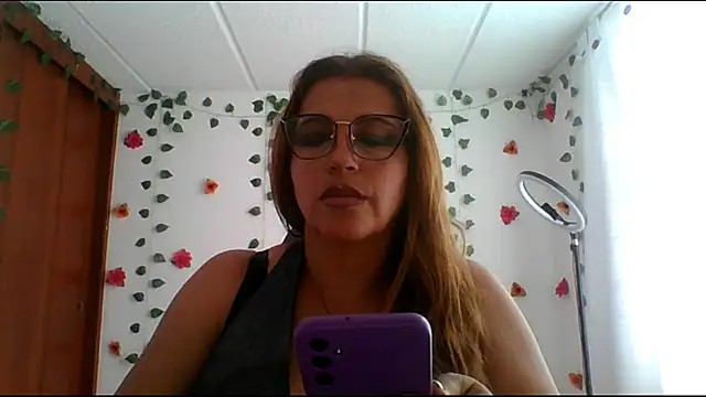 Snapshot of RossanaLionheart chatting on March 2025 07:27:01 PM RossanaLionheart online show from March 2025 07:27:01 PM