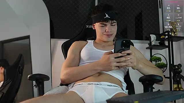 Max cortes1 online show from September 2025 12:10:02 AM