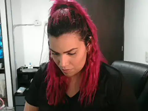 Snapshot of CarolinaRincon chatting on February 2025 10:31:02 PM CarolinaRincon online show from February 2025 10:31:02 PM