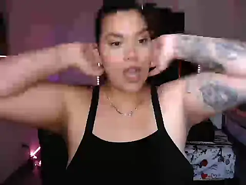 Snapshot of CarolinaRincon chatting on October 2025 08:52:01 PM CarolinaRincon online show from October 2025 08:52:01 PM