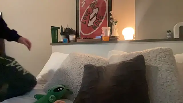 Snapshot of younghungginger chatting on December 2024 01:29:01 AM younghungginger online show from December 2024 01:29:01 AM