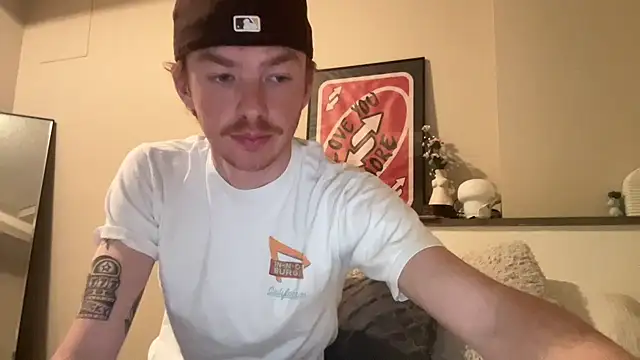 Snapshot of younghungginger chatting on March 2025 02:47:02 AM younghungginger online show from March 2025 02:47:02 AM