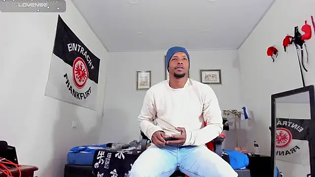 AlejoKhalifa  online show from November 2025 10:21:01 PM