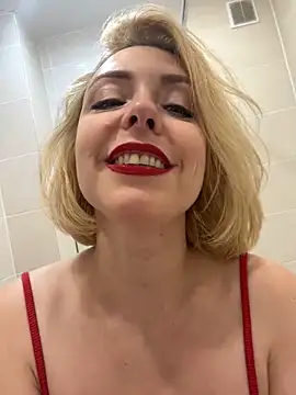 Snapshot of Yourdirtybitch chatting on January 2025 05:56:01 PM Yourdirtybitch online show from January 2025 05:56:01 PM