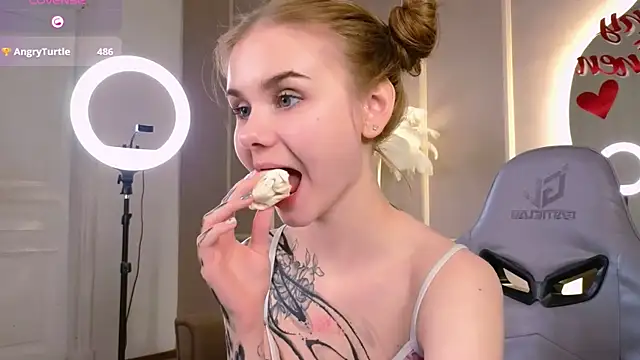 Britney Lynch online show from February 2025 03:37:01 AM