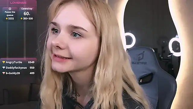 Britney Lynch online show from March 2025 12:35:02 PM