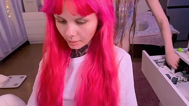 Britney Lynch online show from November 2025 12:02:01 AM