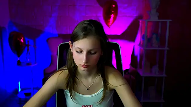 EllaHorton online show from March 2025 07:06:02 PM