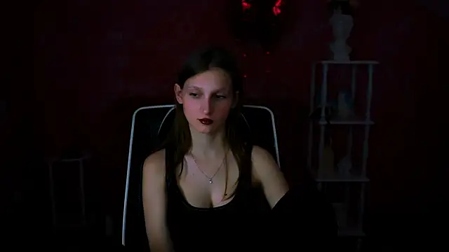 EllaHorton online show from March 2025 01:26:02 PM