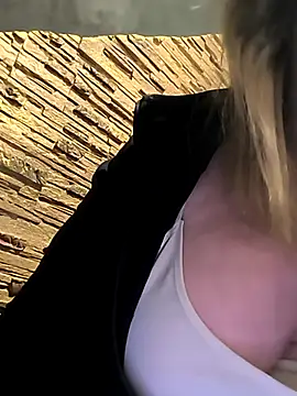 jusichka online show from March 2026 07:05:01 PM