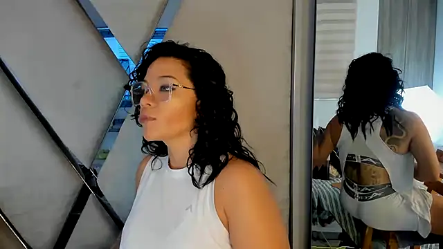 paula daniela1 online show from February 2025 09:42:01 PM