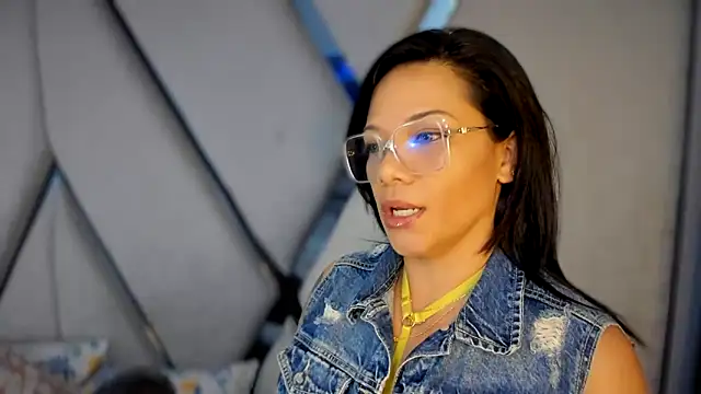 paula daniela1 online show from February 2025 09:48:02 PM