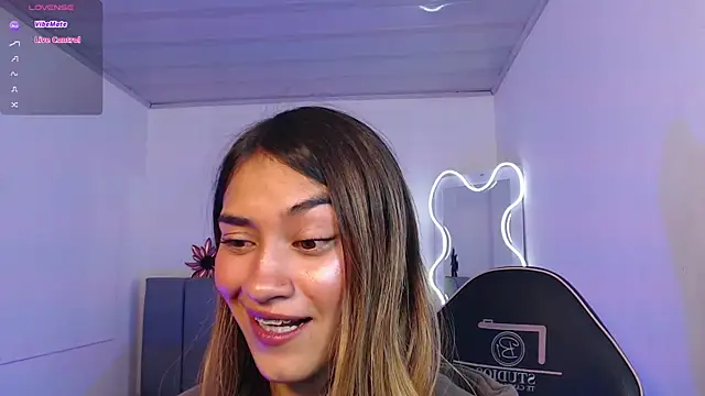 Snapshot of Jenner_tay chatting on May 2026 03:04:02 AM Jenner tay online show from May 2026 03:04:02 AM