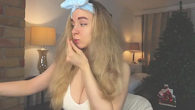 Snapshot of hotexclusive_ chatting on December 2024 04:00:01 AM hotexclusive online show from December 2024 04:00:01 AM