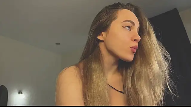 Snapshot of hotexclusive_ chatting on March 2025 05:08:01 AM hotexclusive online show from March 2025 05:08:01 AM