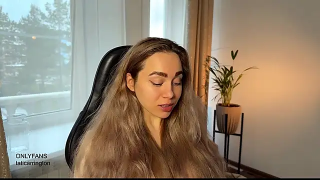 Snapshot of hotexclusive_ chatting on October 2025 04:37:01 AM hotexclusive online show from October 2025 04:37:01 AM