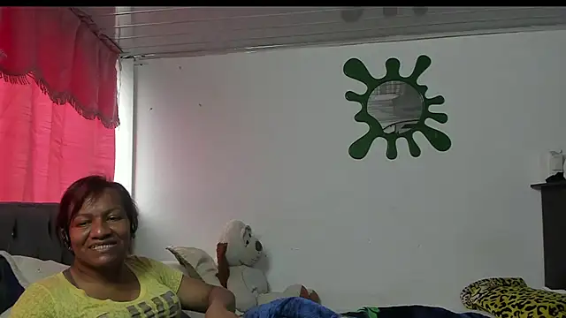 Snapshot of Laflaka22 chatting on November 2025 06:18:02 PM Laflaka22 online show from November 2025 06:18:02 PM