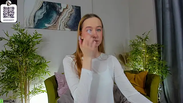 Snapshot of Sweett_Monica chatting on December 2025 01:14:02 AM Sweett Monica online show from December 2025 01:14:02 AM