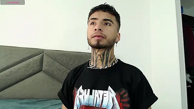 JuanCamiilo 66 online show from March 2025 05:47:01 PM