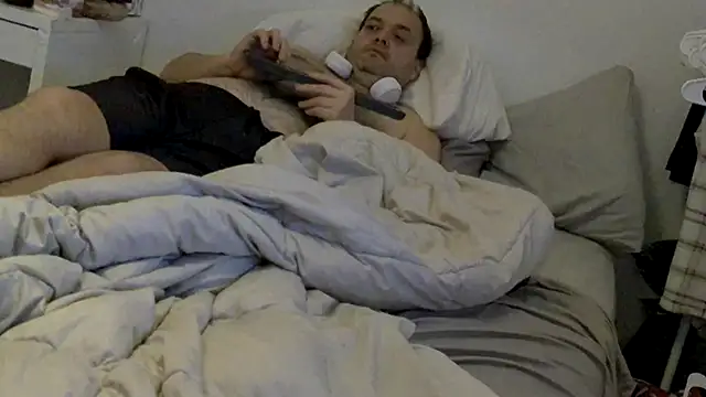 Snapshot of caressonnous chatting on September 2025 12:28:01 PM caressonnous online show from September 2025 12:28:01 PM