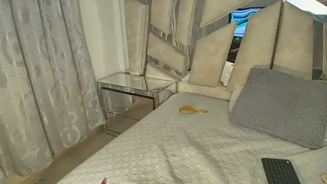 Natalyefoster online show from April 2026 07:20:02 PM