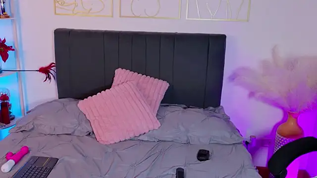 summer holiday online show from December 2025 05:45:02 AM