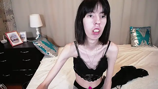 Snapshot of Unusual_G chatting on March 2025 06:03:01 AM Unusual G online show from March 2025 06:03:01 AM