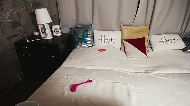 Snapshot of Unusual_G chatting on December 2025 06:18:01 AM Unusual G online show from December 2025 06:18:01 AM